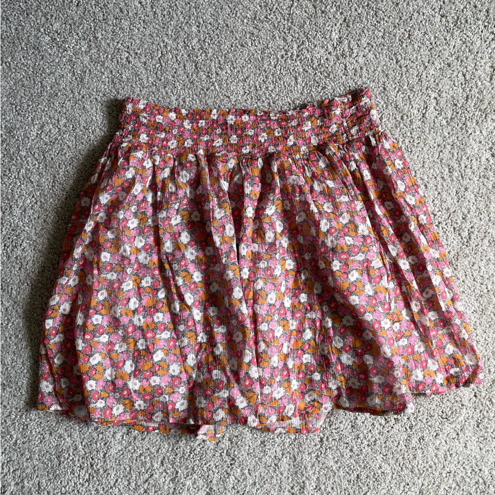 Old Navy Spring/Summer skirt. Size Medium. Floral print
